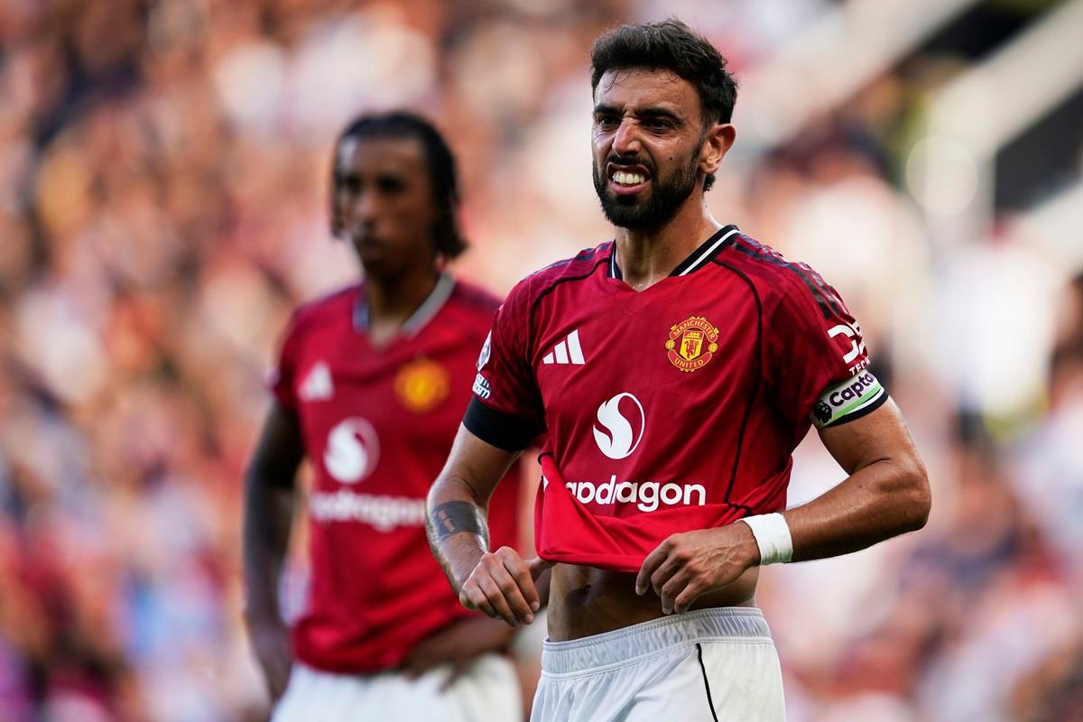Manchester United na úvod prehral. Fernandes o góle Arsenalu: Vieme, že sa tieto fauly veľmi nepískajú