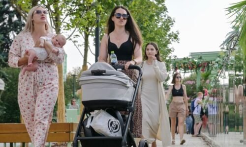 Žena je matka, muž válečník. Rusko bojuje s vymírající populací, těhotným věnuje svátek i titul
