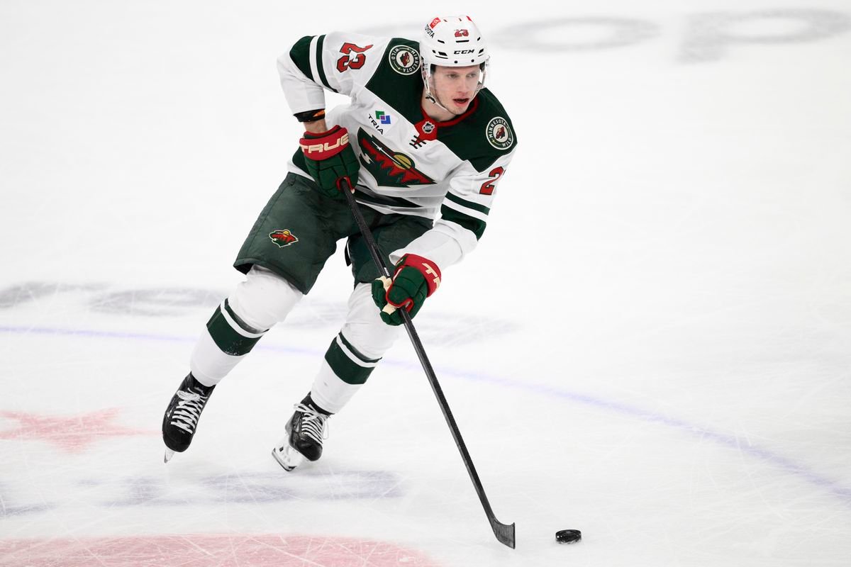 Minnesota predĺžila kontrakt s rakúskym mladíkom, v minulej sezóne dosiahol bodové maximum