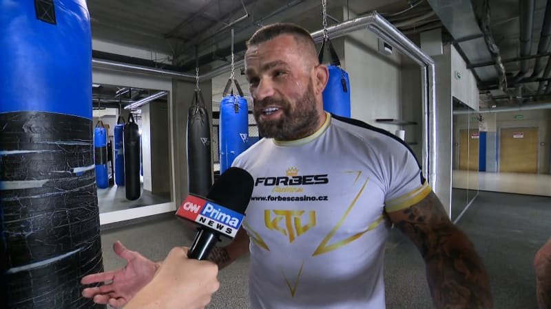 Vémola vyměnil klec za boxerský ring. Za soupeře bych bral Jakea Paula, vtipkoval Vémola vyměnil klec za boxerský ring. Za soupeře bych bral Jakea Paula, vtipkoval