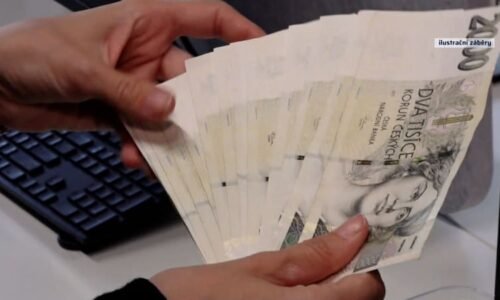Dlužníci v ohrožení: Návrh zákona nahraje lichvářům, kritizují experti. Omezí zneplatnění úvěru Dlužníci v ohrožení: Návrh zákona nahraje lichvářům, kritizují experti. Omezí zneplatnění úvěru