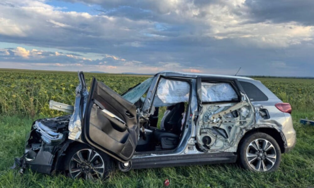 Osobné vozidlo sa zrazilo s nákladiakom smerom na Semerovo, 47-ročný vodič neprežil – FOTO