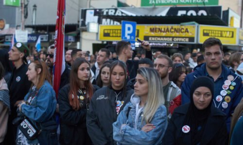 Pre korupciu pri rekonštrukcii stanice v srbskom meste Nový Sad zatkli 11 ľudí