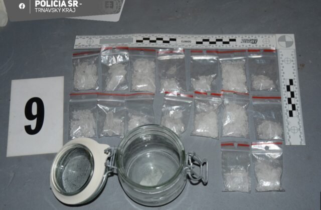 525231_529698762_1193984399441801_8516800584646463708_n-640x420.jpg Policajti zaistili viac ako 290 gramov pervitínu, páchateľom hrozí väzenie na 15 rokov
