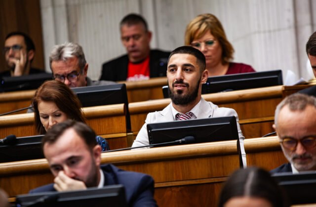537957_66fe6c3c67058597048275-640x420.jpg Rómovia dostali v Progresívnom Slovensku vlastnú platformu, Tankó predstavil jej význam