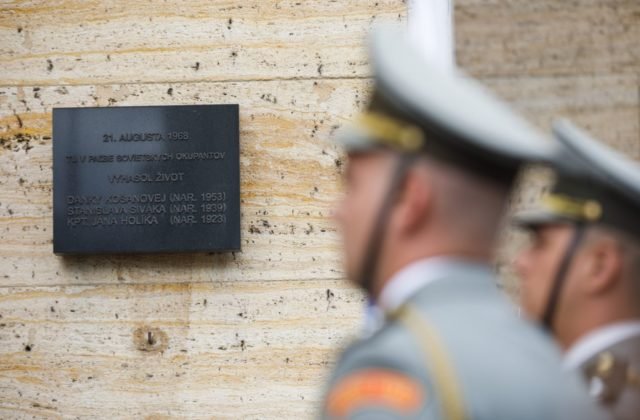 542860_img_0125_copy-640x420.jpg Vstup vojsk Varšavskej zmluvy paralyzoval aj mestá na Spiši. Tanky však obišli Tatry, ale turisti z nich utekali