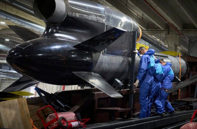 543042_ukraine_drone_factory_32383-640x420.jpg Ukrajinci otestovali strelu s plochou dráhou letu s dosahom 3-tisíc kilometrov