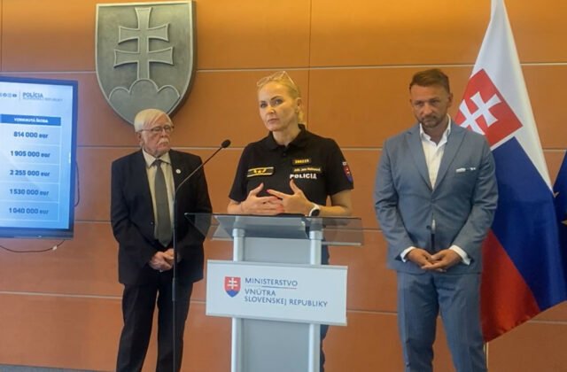 543096_snimka-obrazovky-2025-08-21-143830-640x420.jpg Policajná prezidentka Maškarová skolabovala počas tlačovej konferencie – VIDEO