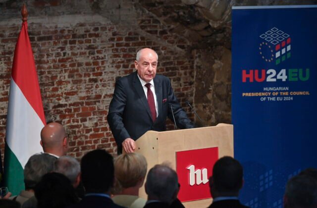 544342_belgium_hungary_eu_63020-640x420.jpg Maďarský prezident vyjadril solidárnosť s obeťami ruského útoku na Mukačevo, neskôr slovo „ruský“ vymazal