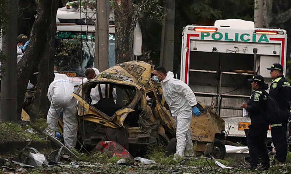 Výbuch bomby v kolumbii pred vojenskou leteckou školou zabil najmenej päť ľudí