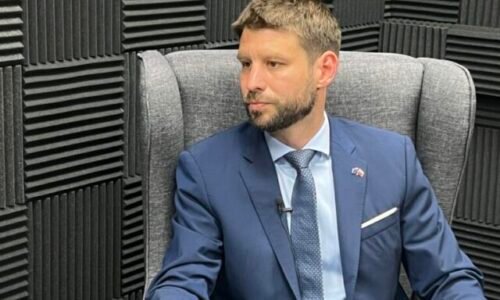 Šimečka: Ficova vláda sa vedome snaží zatiahnuť Slovensko do izolácie a preč od Európy – VIDEO