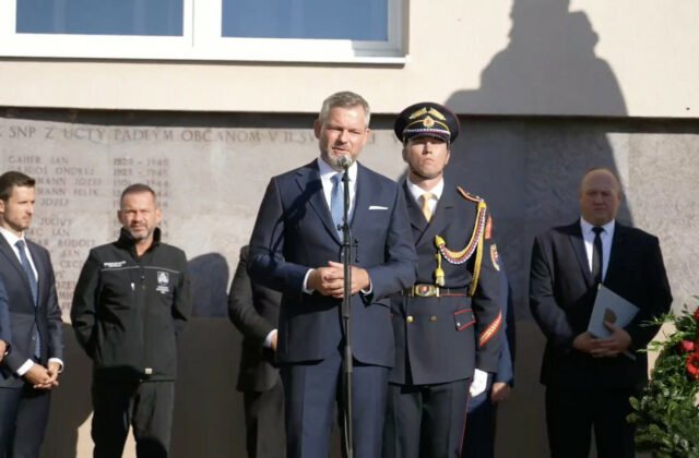 545783_sni-mka-obrazovky-2025-08-23-o-14.58.37-640x420.jpg Pellegrini si uctil hrdinov SNP v Tribečských horách, varoval pred opakovaním chýb minulosti – VIDEO