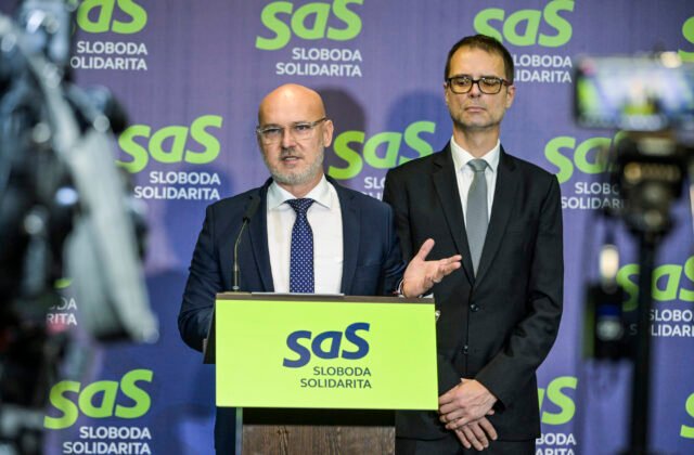 566818_6777b688ee863551642534-640x420.jpg Pavol Gašpar po nehode pod Zoborom čelí tlaku opozície, liberáli ho vyzývajú na rezignáciu – VIDEO