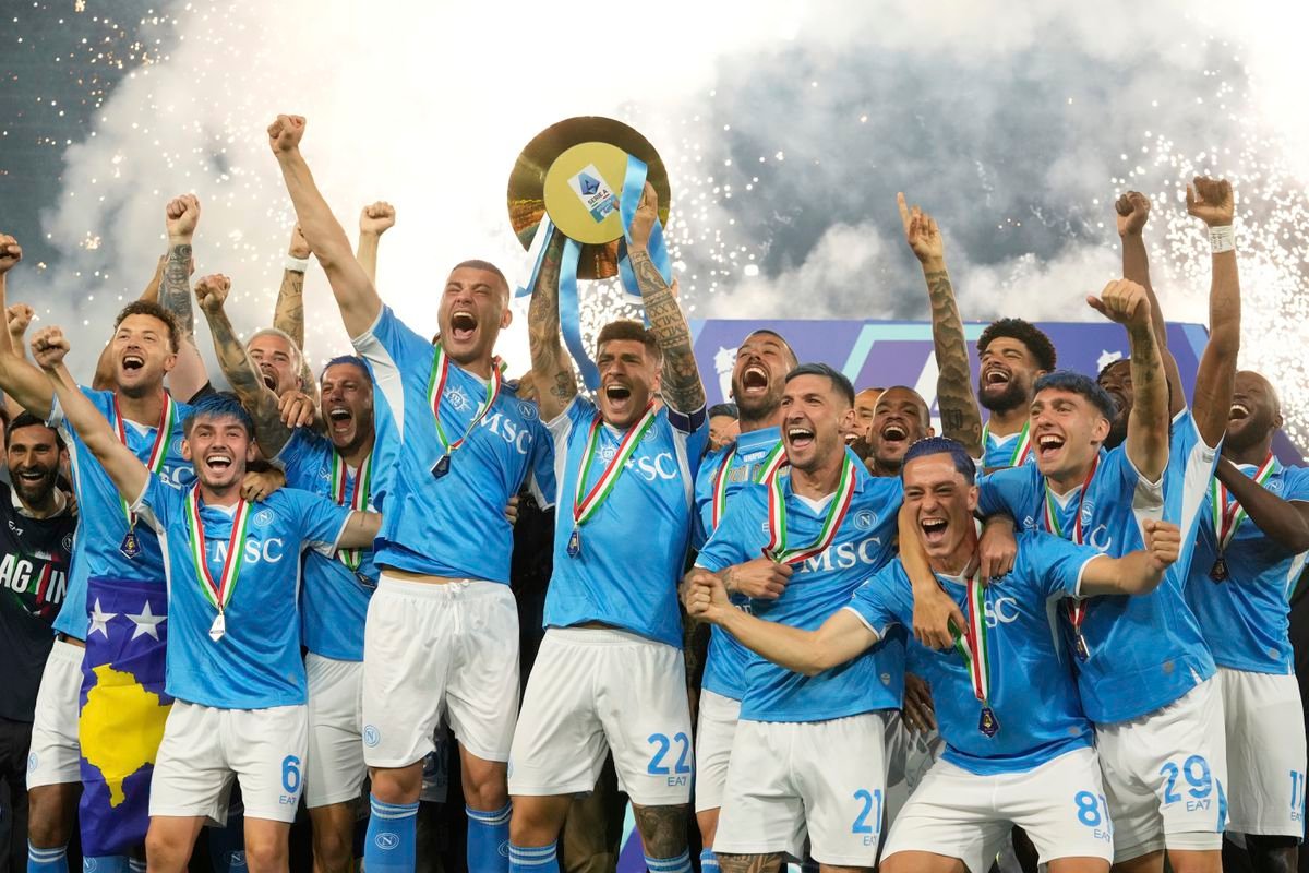 Pevná súčasť Neapolu nečakane končí. Nahradí ho známy taliansky raper