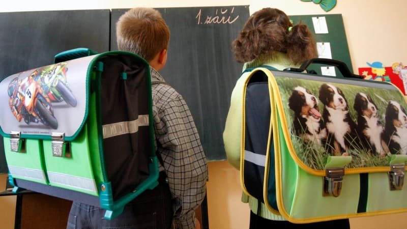 Výbava pro prvňáky zdražuje. Za pomůcky rodiče zaplatí tisíce korun, jak si říct o pomoc? Výbava pro prvňáky zdražuje. Za pomůcky rodiče zaplatí tisíce korun, jak si říct o pomoc?