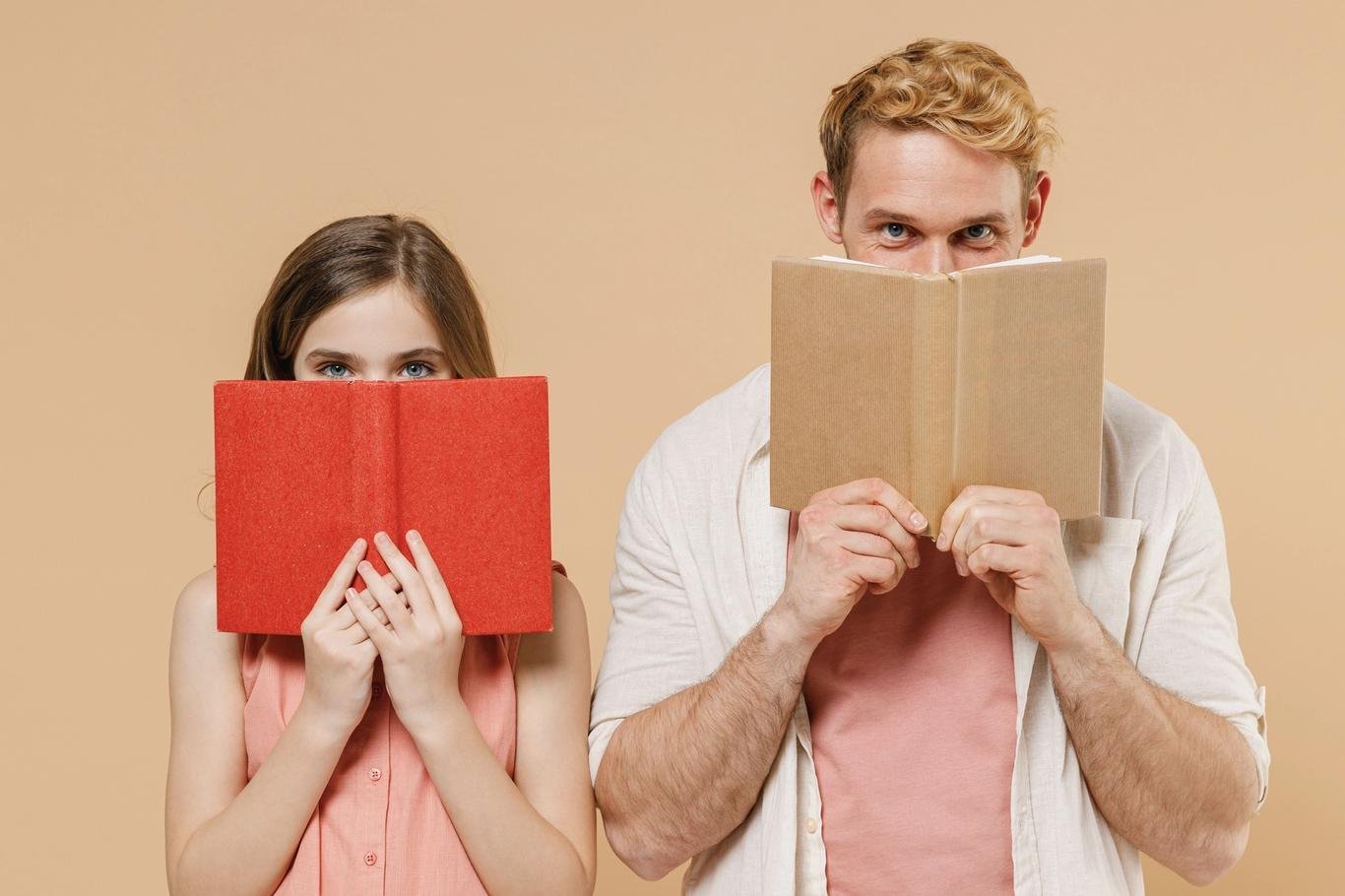 Anketa: Najlepšie 2 knihy podľa analytika VLM. Lukáša zaujíma AI i to, prečo sa mýlime v pohľade na svet