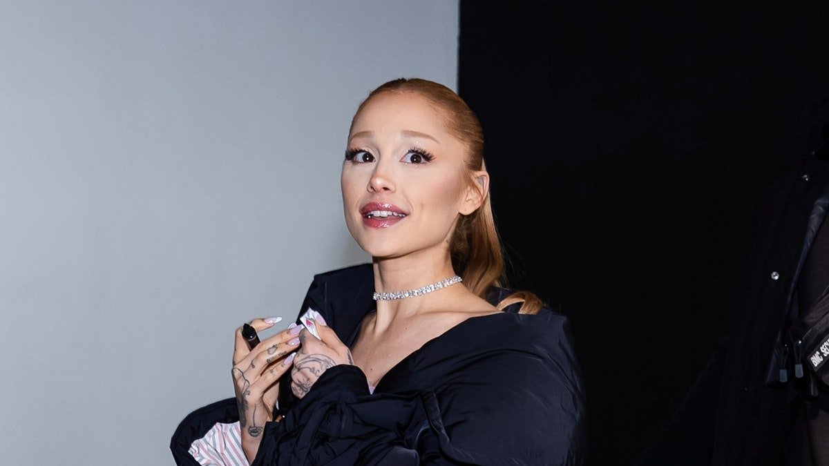 Ariana Grande Officially Announces 'Eternal Sunshine' Tour