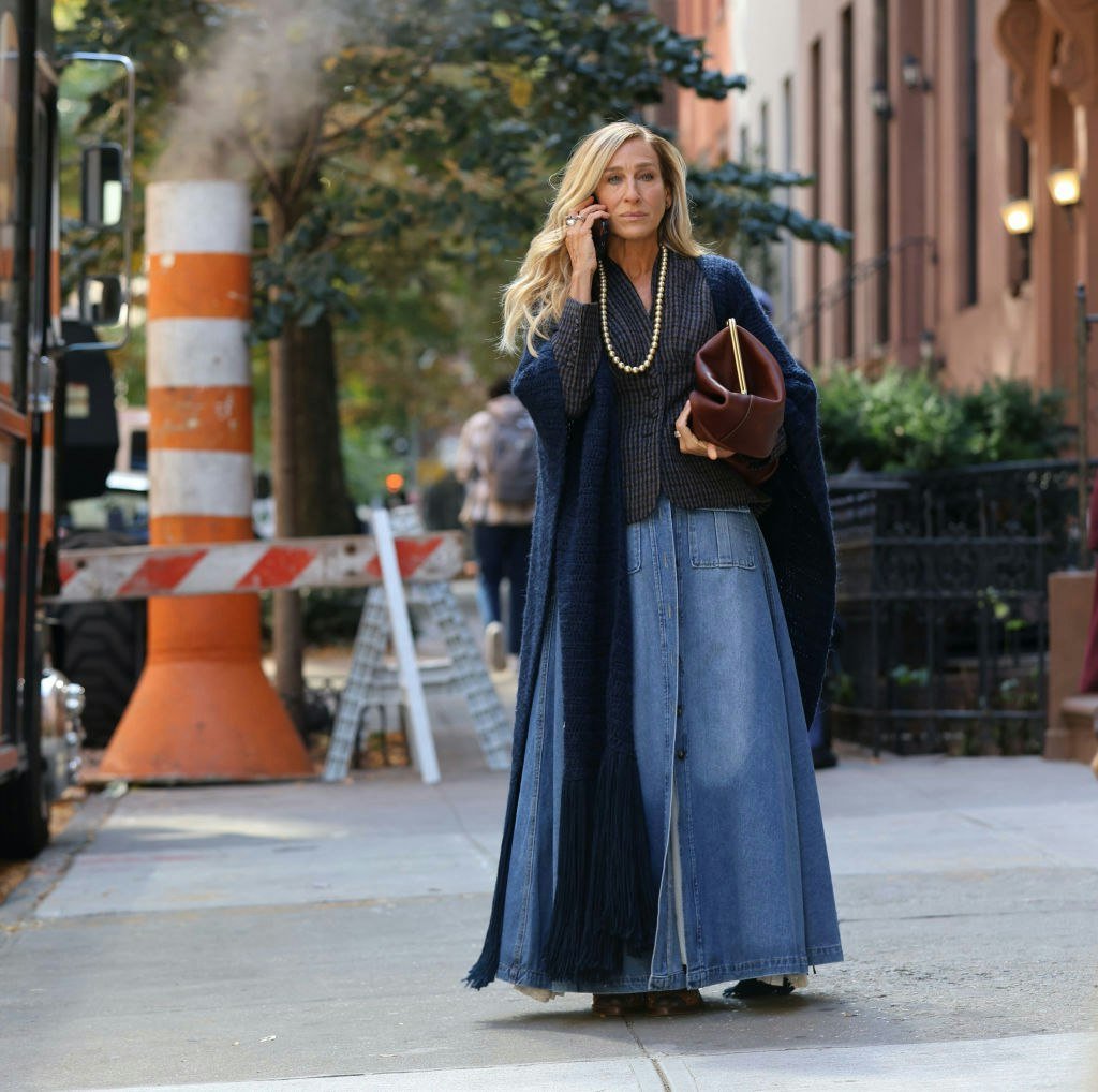 Could Carrie Bradshaw Return? Here's Why Fans Think It's Possible Could Carrie Bradshaw Return? Here's Why Fans Think It's Possible