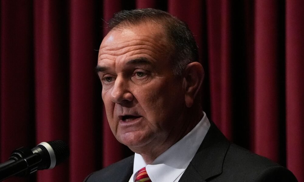 Missouri Gov. Mike Kehoe calls for special session on redistricting 
