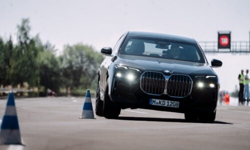 Obrnená elegancia: BMW ukázalo svoju silu!
