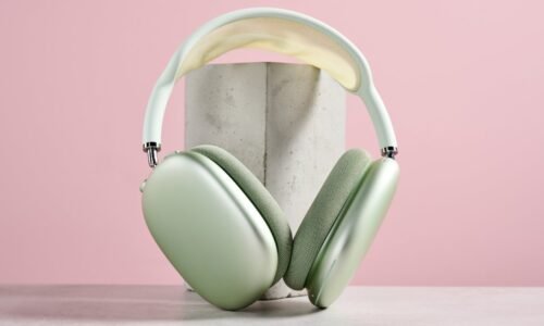 Prečo AirPods Max 2 opäť chýbajú na septembrovej Apple udalosti? Údajne sú „príliš populárne“ na zrušenie, ale „nedostatočne populárne“ na prioritu.