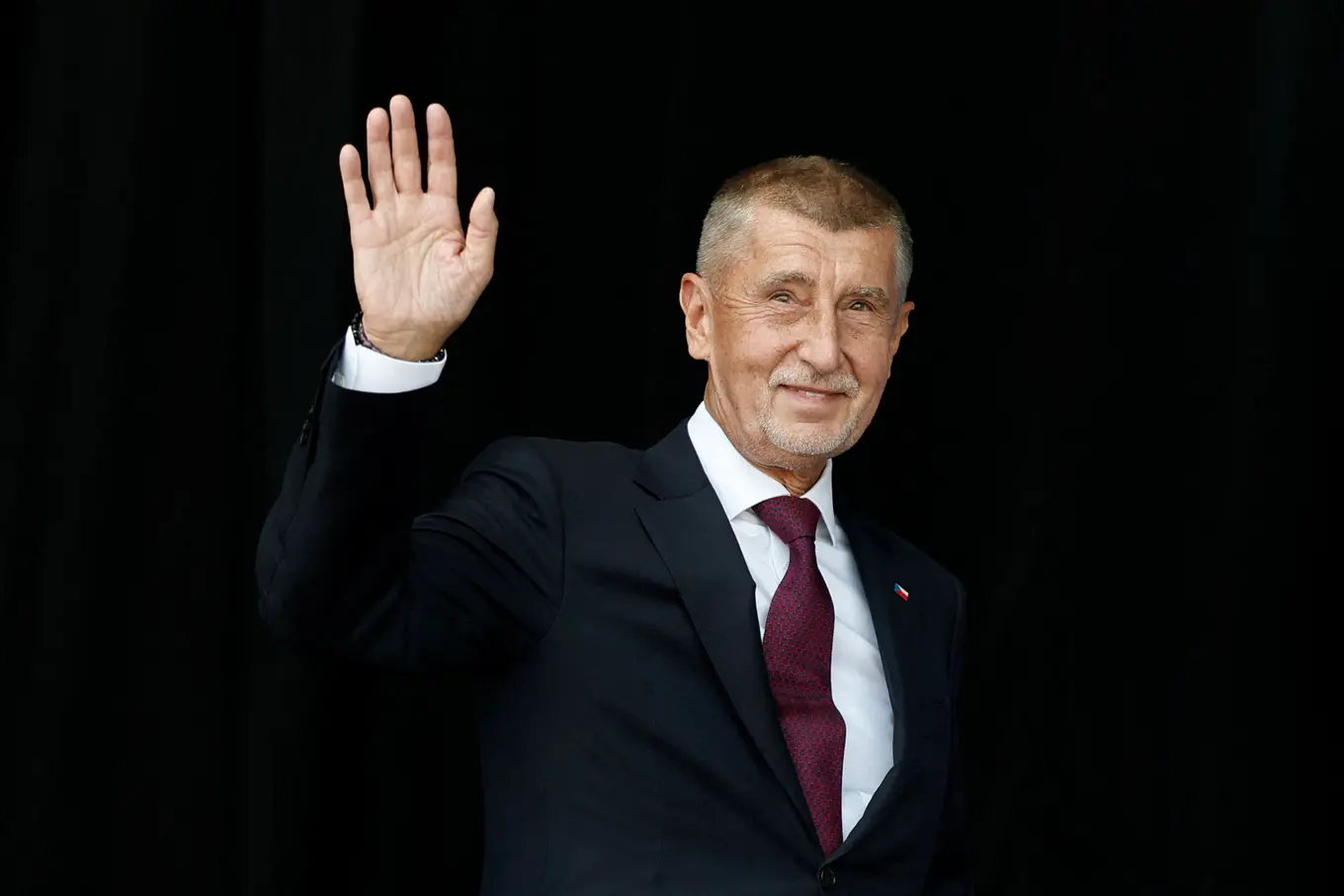 NZZ: Ukrajine hrozí, že zostane bez českej podpory