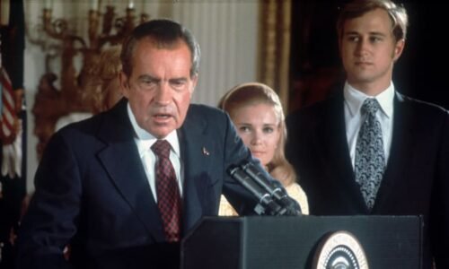 Nixon respektovaný i nenáviděný. Kdo byl muž velkých návratů, kterému zlomil vaz Watergate?