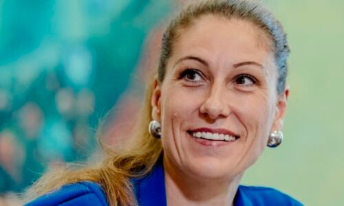 Decroix odložila zveřejnění aktualizované časové osy kauzy bitcoin. Ministryně je na dovolené