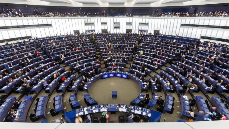 Sledujte debatu České zájmy v Evropě: Co s Green Dealem a kde vzít peníze na obranu? Sledujte debatu České zájmy v Evropě: Co s Green Dealem a kde vzít peníze na obranu?