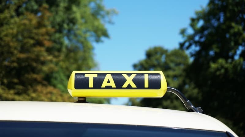 Taxikář v Chorvatsku chtěl za svezení téměř 16 tisíc korun. Turistky po výstupu zůstaly v šoku Taxikář v Chorvatsku chtěl za svezení téměř 16 tisíc korun. Turistky po výstupu zůstaly v šoku