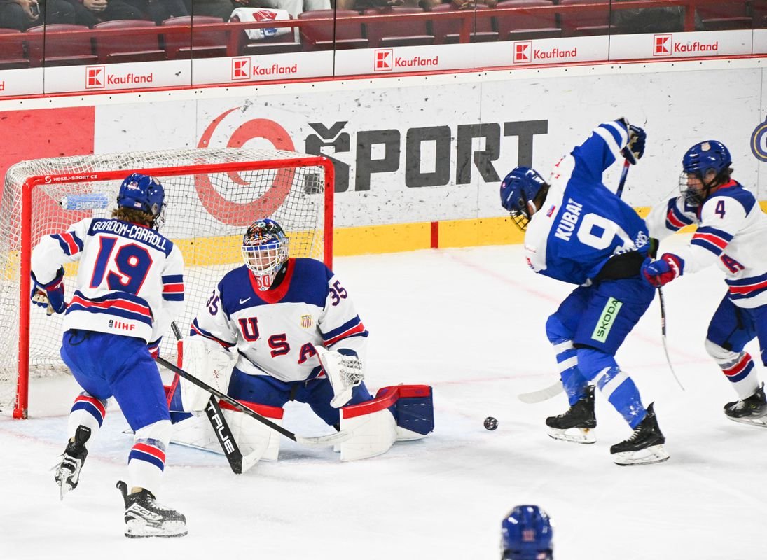 Hlinka Gretzky Cup: Galavečer 16-ročného talentu nestačil. Slováci vzdorovali, no skazili záver