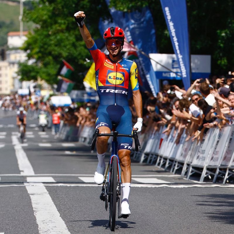 VIDEO Ciccone únikom ovládol klasiku San Sebastian, v záverečnom stúpaní odtrhol vychádzajúcu hviezdu VIDEO Ciccone únikom ovládol klasiku San Sebastian, v záverečnom stúpaní odtrhol vychádzajúcu hviezdu