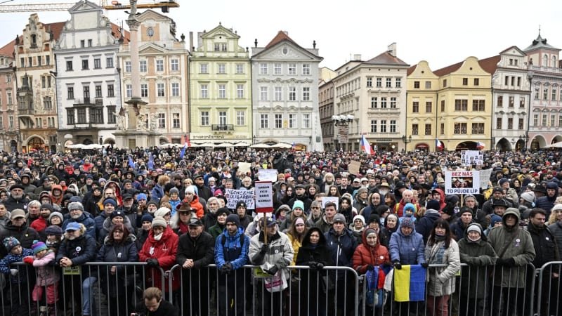 Milion chvilek se chystá na volby: Mobilizace, letáky a akce v Praze. Vyrazí znovu do ulic? Milion chvilek se chystá na volby: Mobilizace, letáky a akce v Praze. Vyrazí znovu do ulic?
