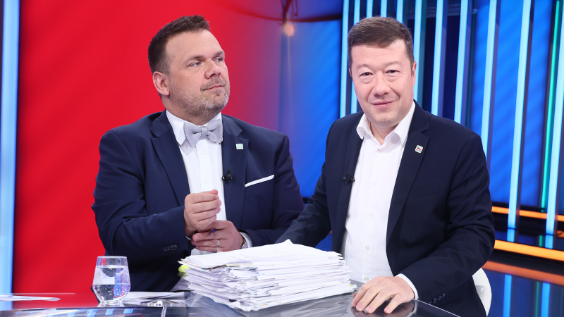 Okamurova slova o banderovcích? Čisté lži, soptil Baxa. Jste fakt zoufalej, namítl předseda SPD Okamurova slova o banderovcích? Čisté lži, soptil Baxa. Jste fakt zoufalej, namítl předseda SPD