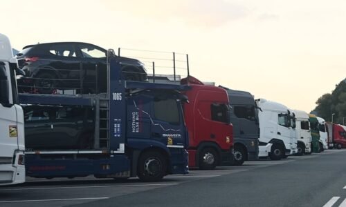 Koupil si kafe a dcery zapomněl na odpočívadle u Trenta. Muž ujel 100 km, než ho našla policie