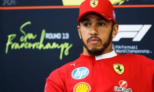 Legendárna postava Formuly 1 dala Hamiltonovi radu od srdca: Mal by s tým skončiť