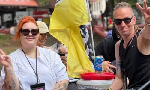 Piráti spojili síly se Sugar Denny. Spolu sjeli Sázavu, Bartoš ji chválil za odvahu