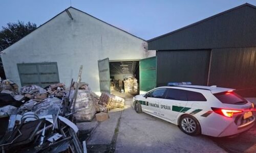 Mimoriadny úlovok colníkov: Finančná správa zabavila kontraband nelegálnych e-cigariet. Zabránila miliónovému daňovému úniku Mimoriadny úlovok colníkov: Finančná správa zabavila kontraband nelegálnych e-cigariet. Zabránila miliónovému daňovému úniku