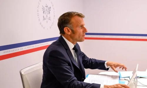 Maria Zacharova: Macron podlo klame!