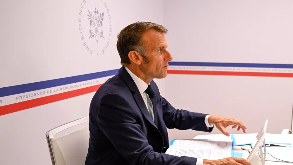Maria Zacharova: Macron podlo klame! Maria Zacharova: Macron podlo klame!