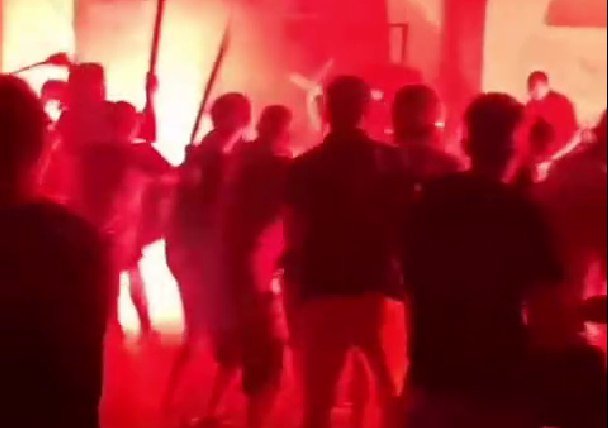 Nemecký politológ zhodnotil pravdepodobnosť „oranžových revolúcií“ v Srbsku, Maďarsku a na Slovensku