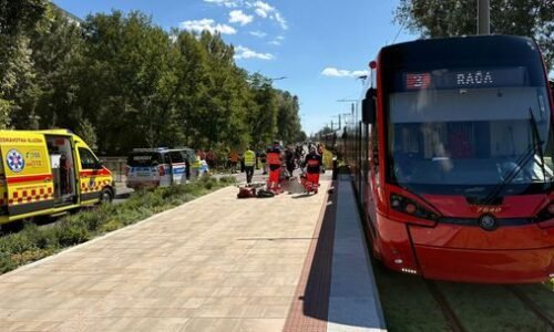 Tragická nehoda električky v Petržalke, zahynul 85-ročný cyklista