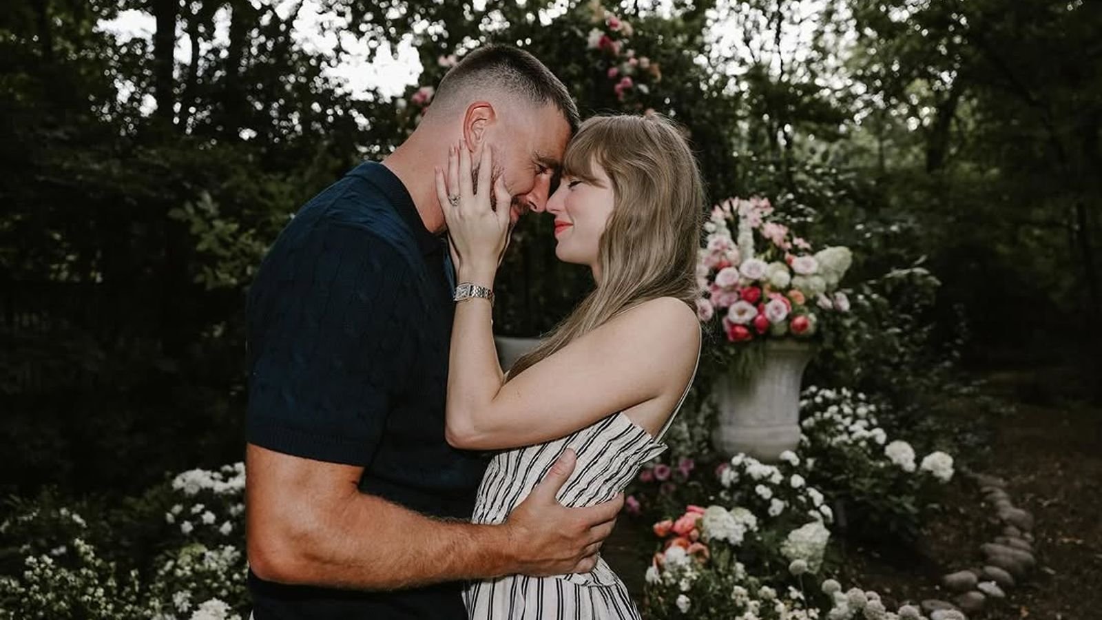 USA: Taylor Swift oznamuje zásnuby s priateľom Travisom Kelcem USA: Taylor Swift oznamuje zásnuby s priateľom Travisom Kelcem