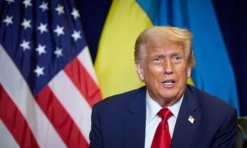 Přestaňte kupovat ruskou ropu, žádá Trump Erdogana. Chce s Tureckem jednat o dodávkách zbraní