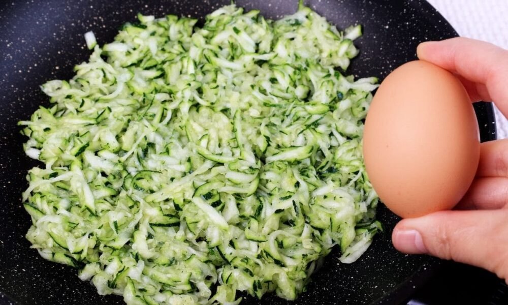 1 Zucchini and 1 egg! Quick breakfast in few minutes. Simple and delicious