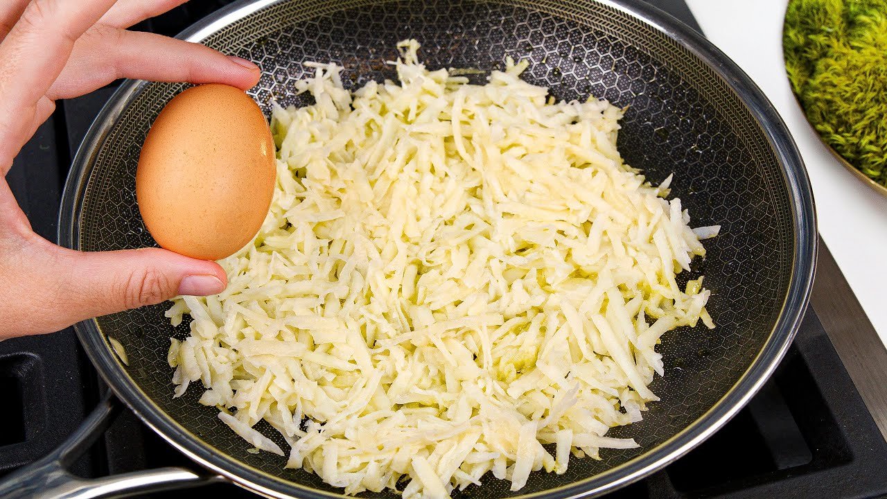 I can’t stop making it for breakfast! Quick recipe with 1 potato and 1 egg!