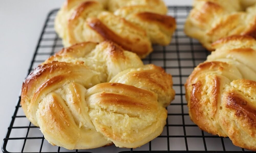 Once you know this recipe, you’ll never buy bread again! Incredibly Easy and Delicious