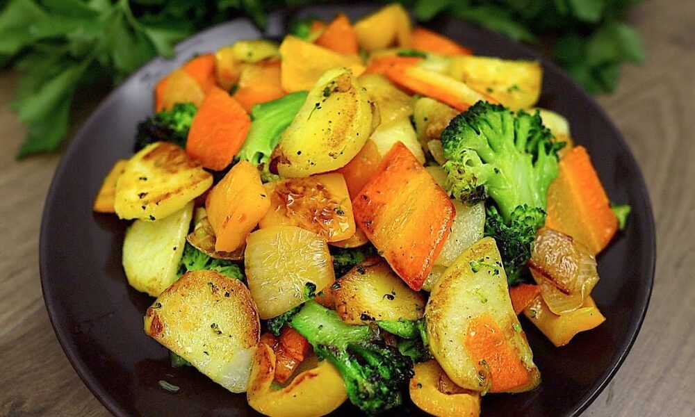 Einfach und schnell! Ein sehr einfaches und leckeres Rezept für Kartoffeln mit Gemüse!