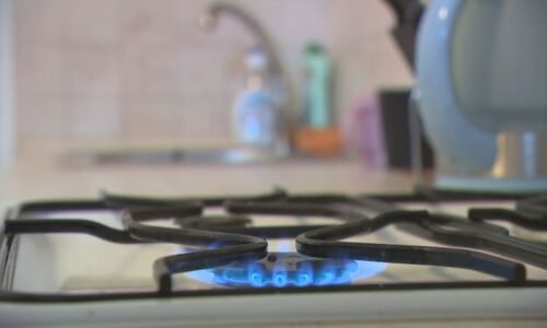 Emisní povolenky už se propisují do smluv. Jak se promítnou do cen energií pro domácnosti?
