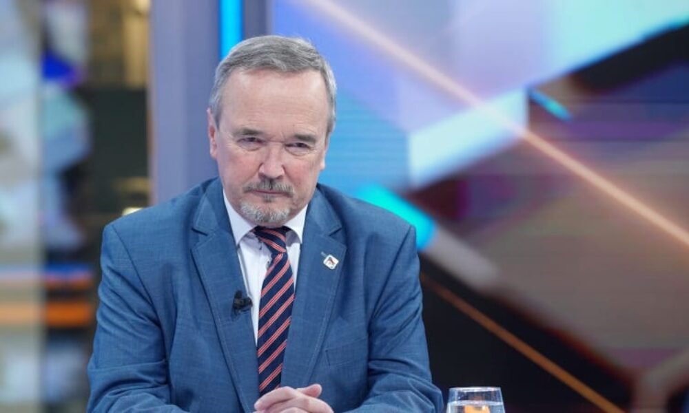 Kobzovi uhynuli v autě dva psi: Tragické, zní ze Stačilo!. Ať to vysvětlí, žádá Pospíšil